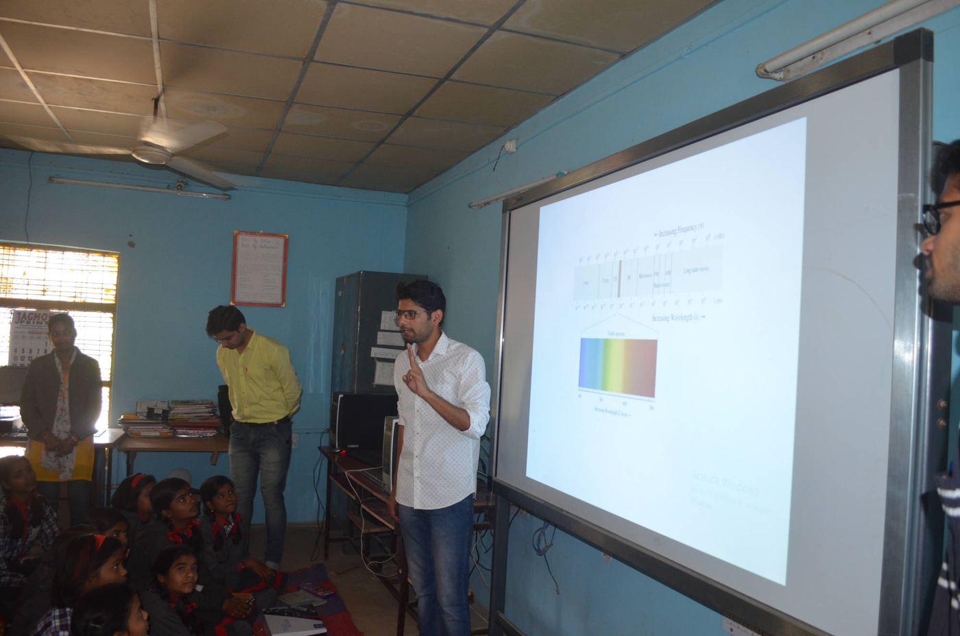 Explore Light workshop at Kendriya Vidyalaya, photo 2