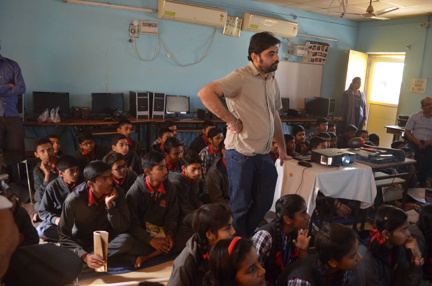 Explore Light workshop at Kendriya Vidyalaya, photo 5